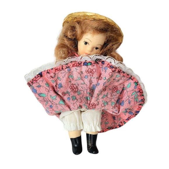 Vintage Danbury Mint Hand Painted Reticulated BJD Miniature Country Girl Doll - Picture 5 of 6